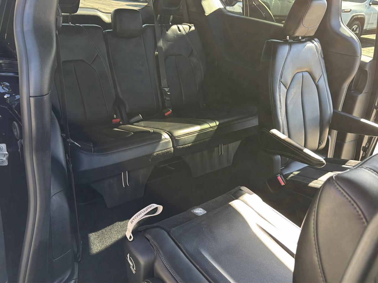 Chrysler Pacifica Select 2026