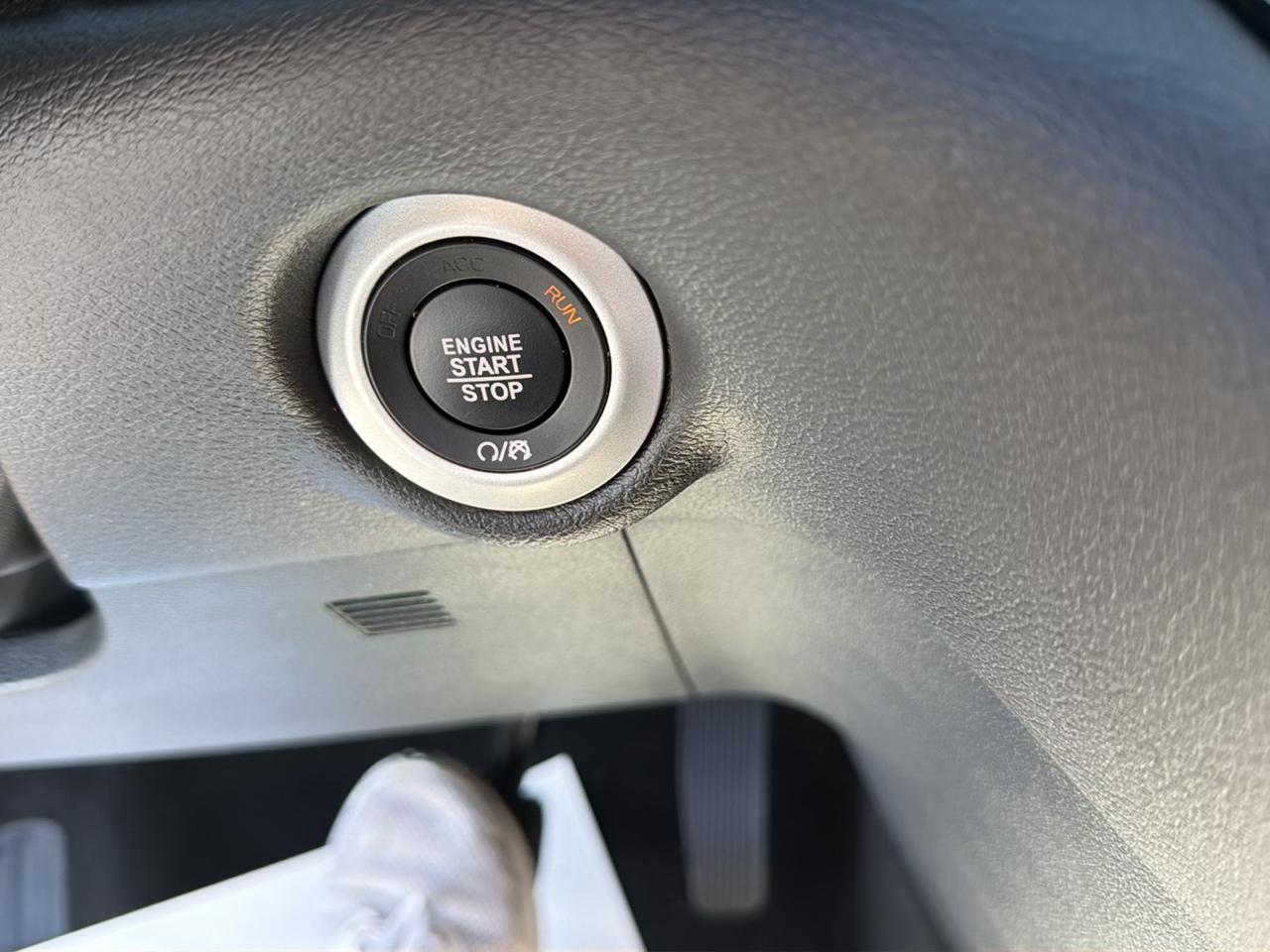 Chrysler Pacifica Select 2026