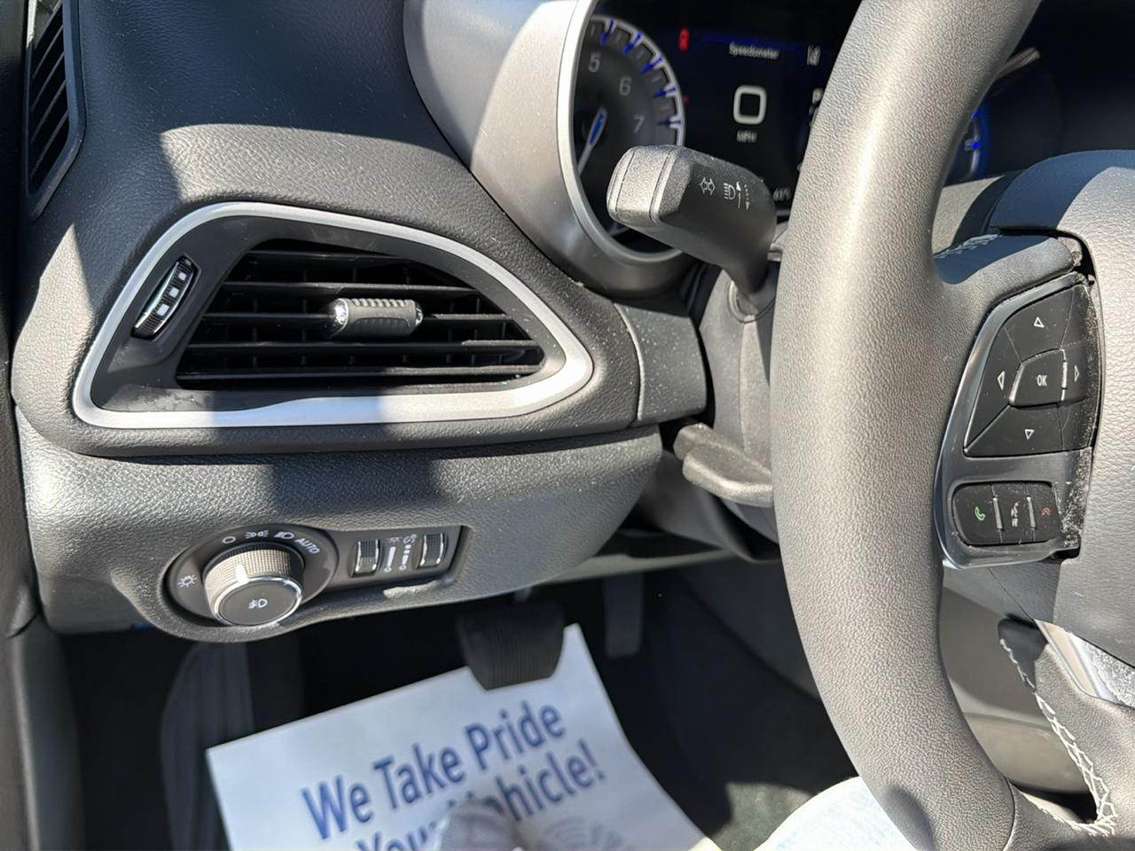 Chrysler Pacifica Select 2026
