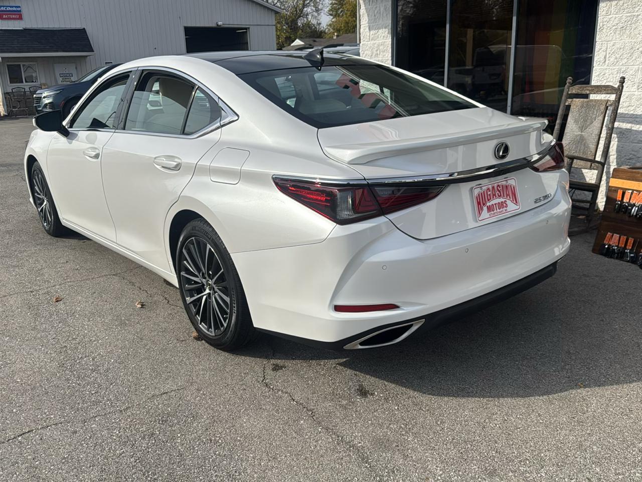 Lexus ES 350 Base 2022