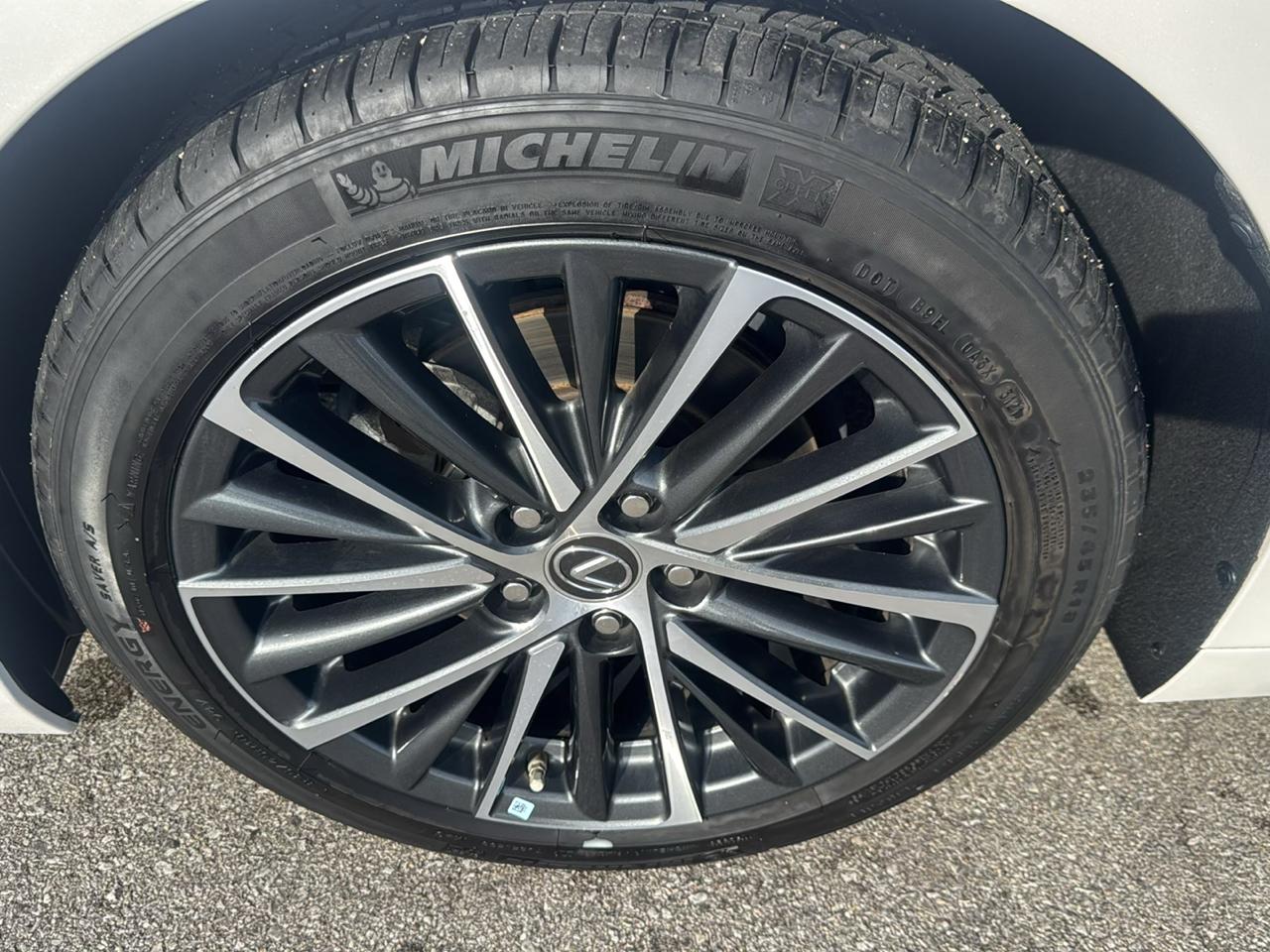 Lexus ES 350 Base 2022