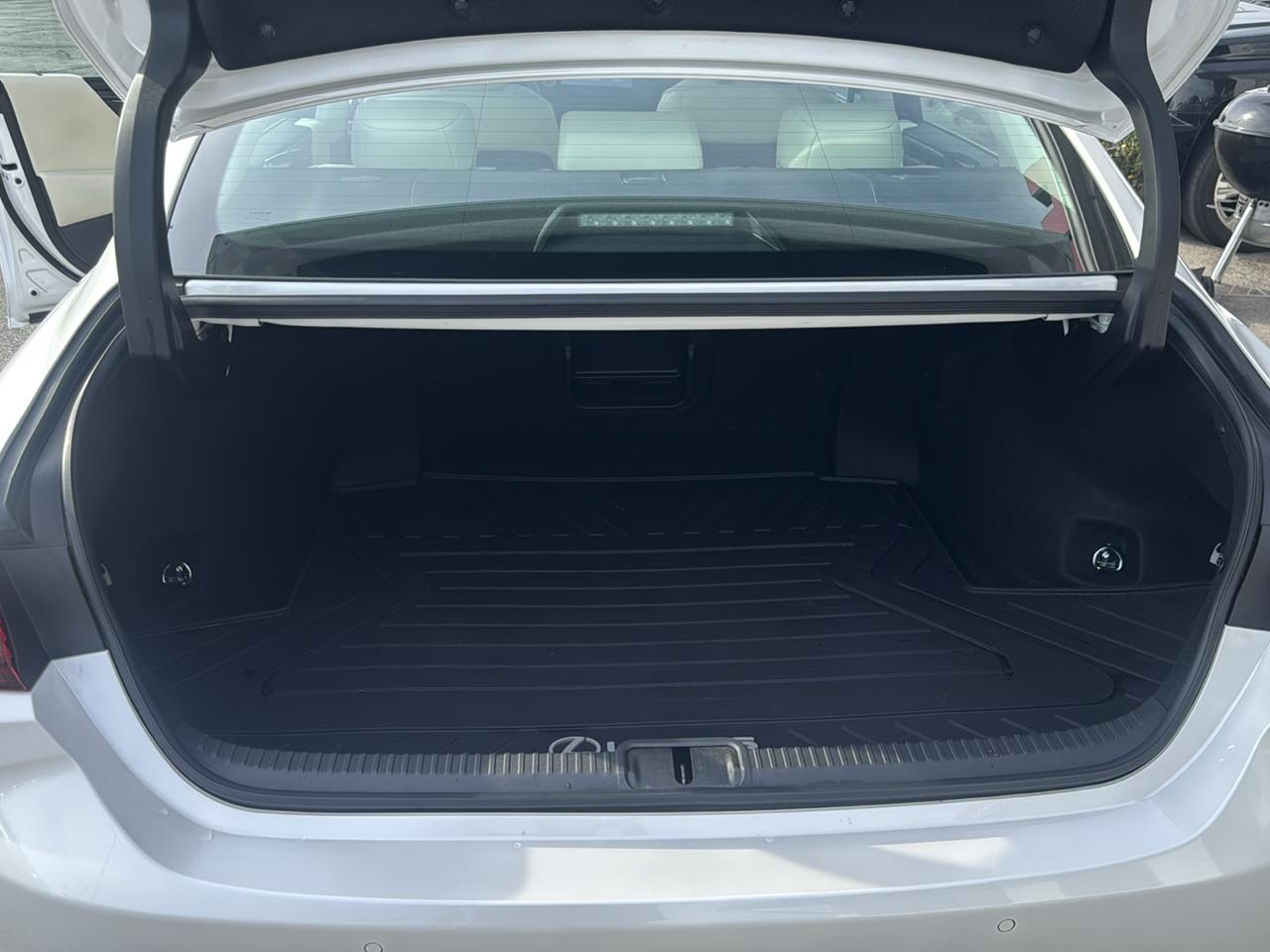 Lexus ES 350 Base 2022