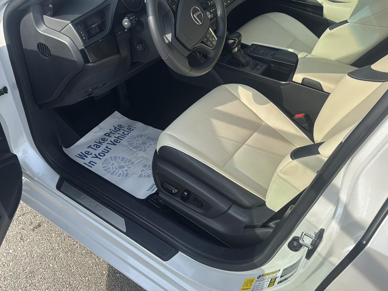 Lexus ES 350 Base 2022