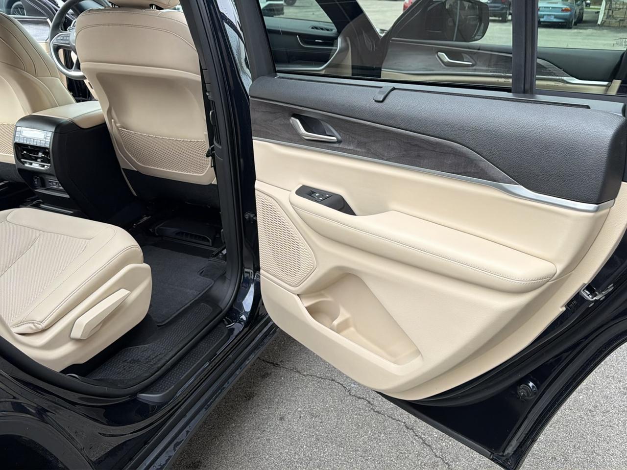 Jeep Grand Cherokee L Limited 4WD 2024