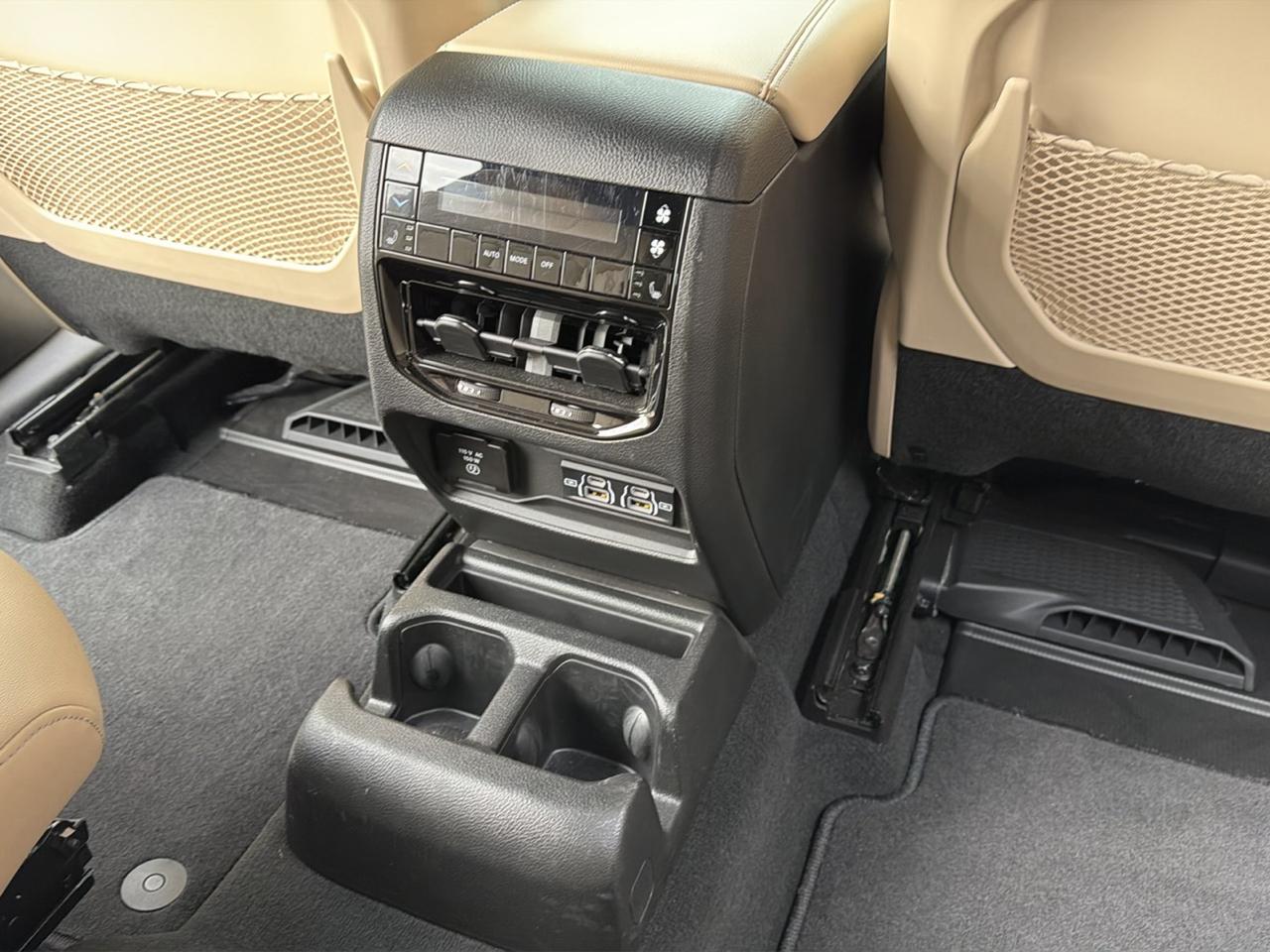 Jeep Grand Cherokee L Limited 4WD 2024