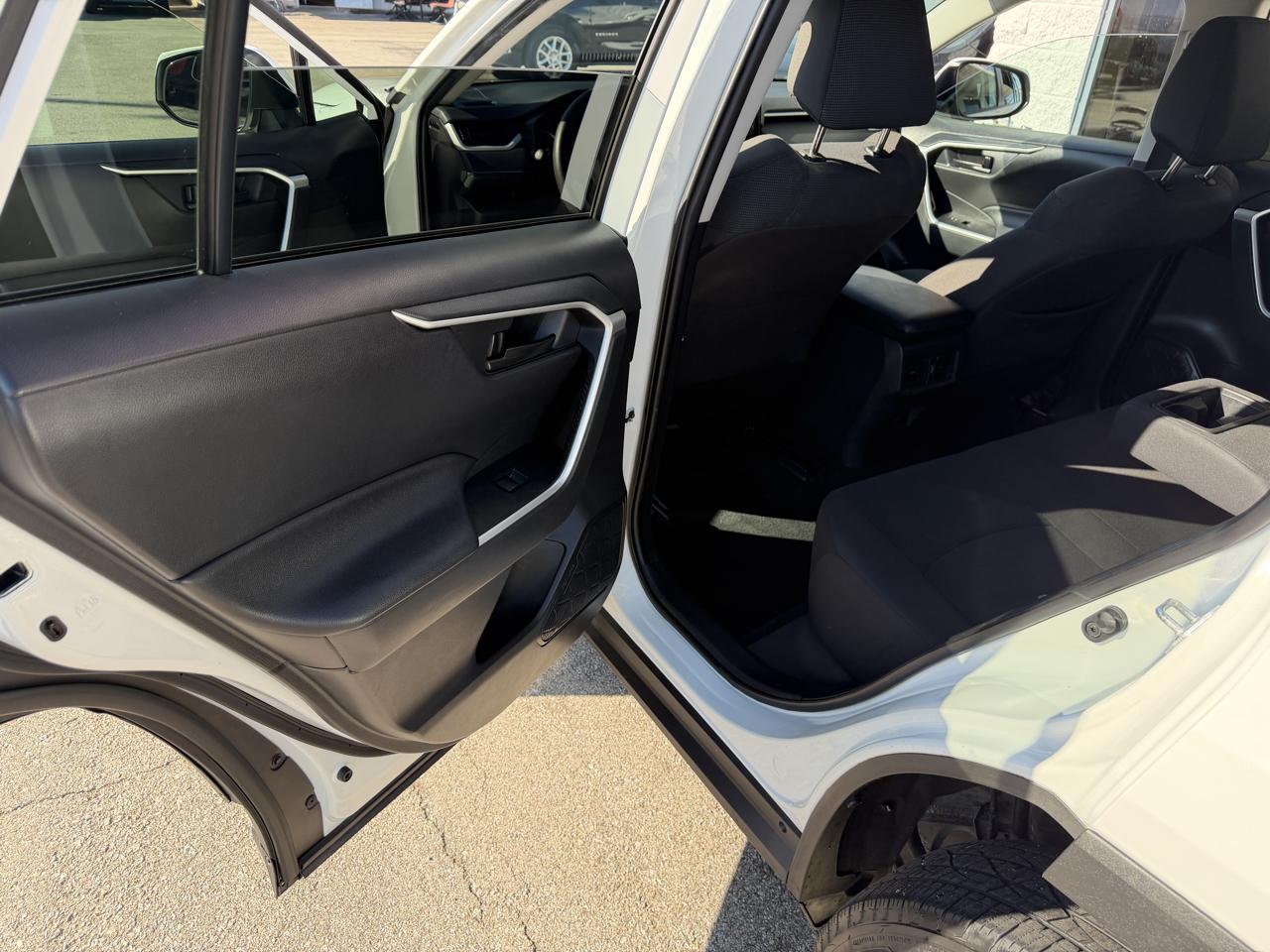 Toyota RAV4 LE 2022