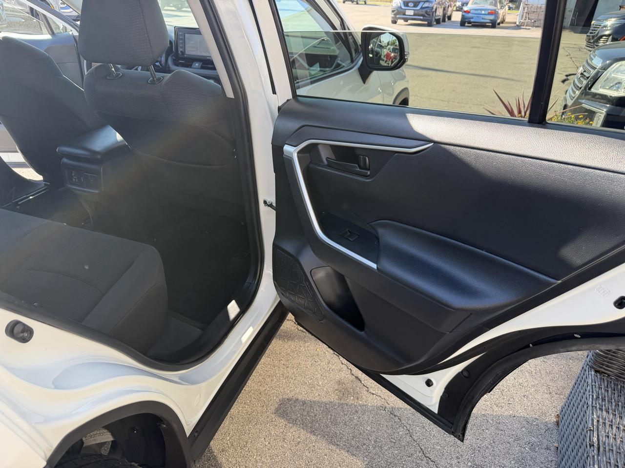 Toyota RAV4 LE 2022