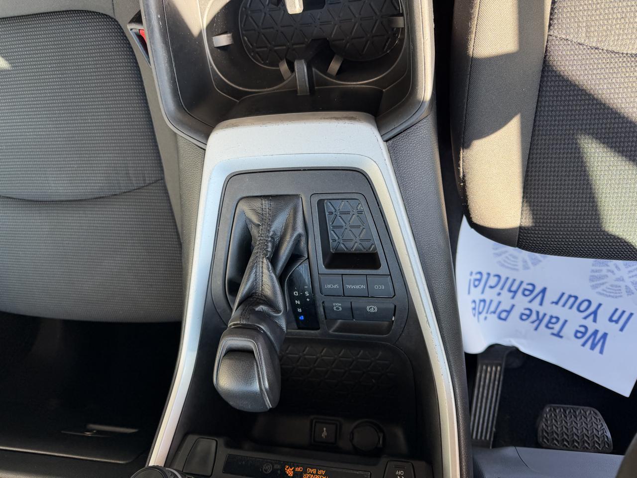 Toyota RAV4 LE 2022