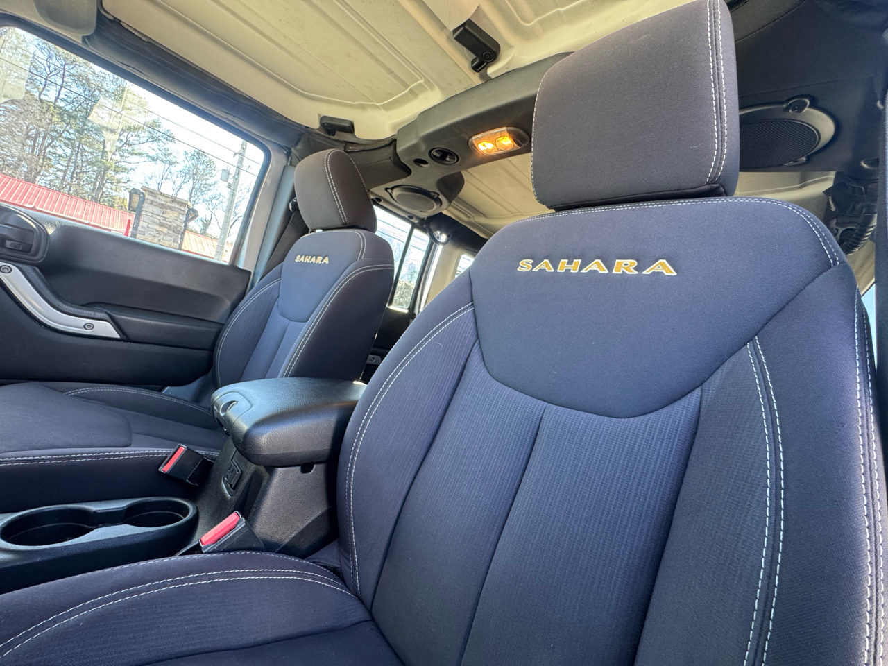 Jeep Wrangler Unlimited Sahara 4WD 2013