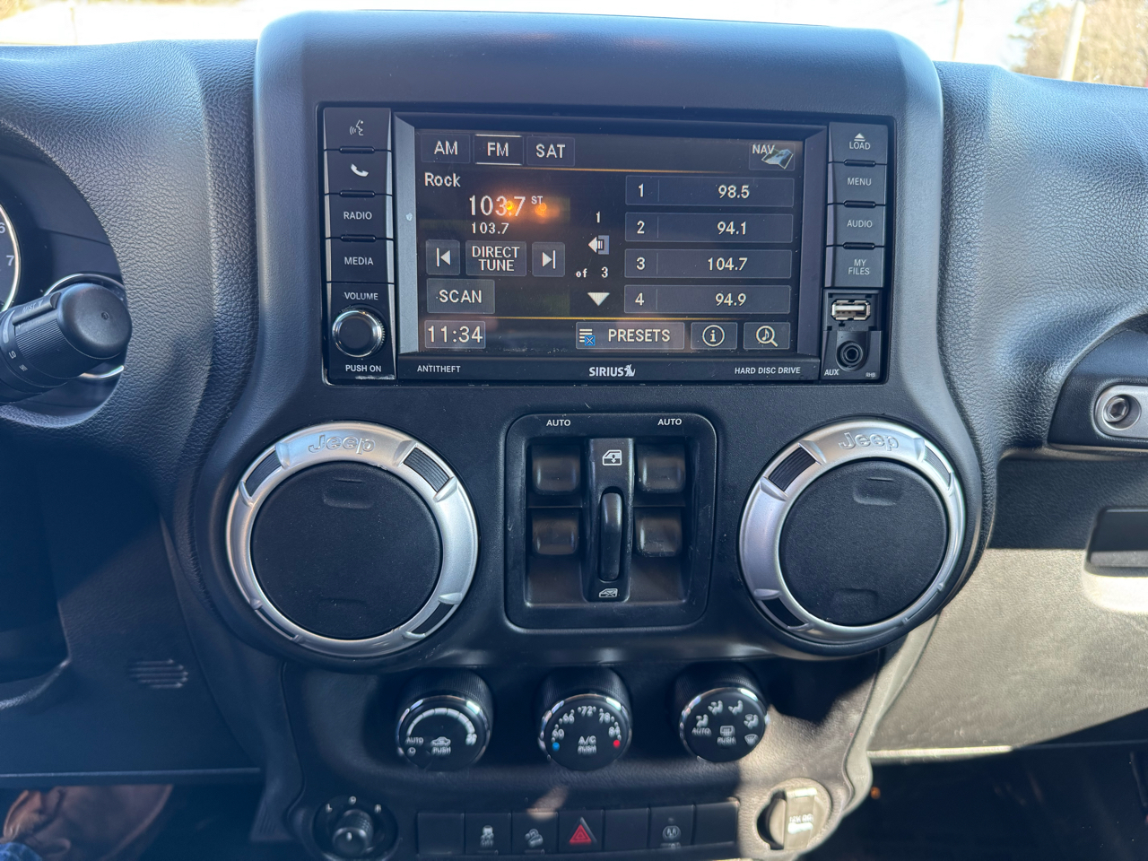 Jeep Wrangler Unlimited Sahara 4WD 2013