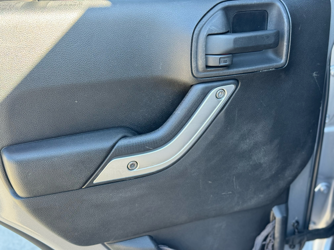 Jeep Wrangler Unlimited Sahara 4WD 2013