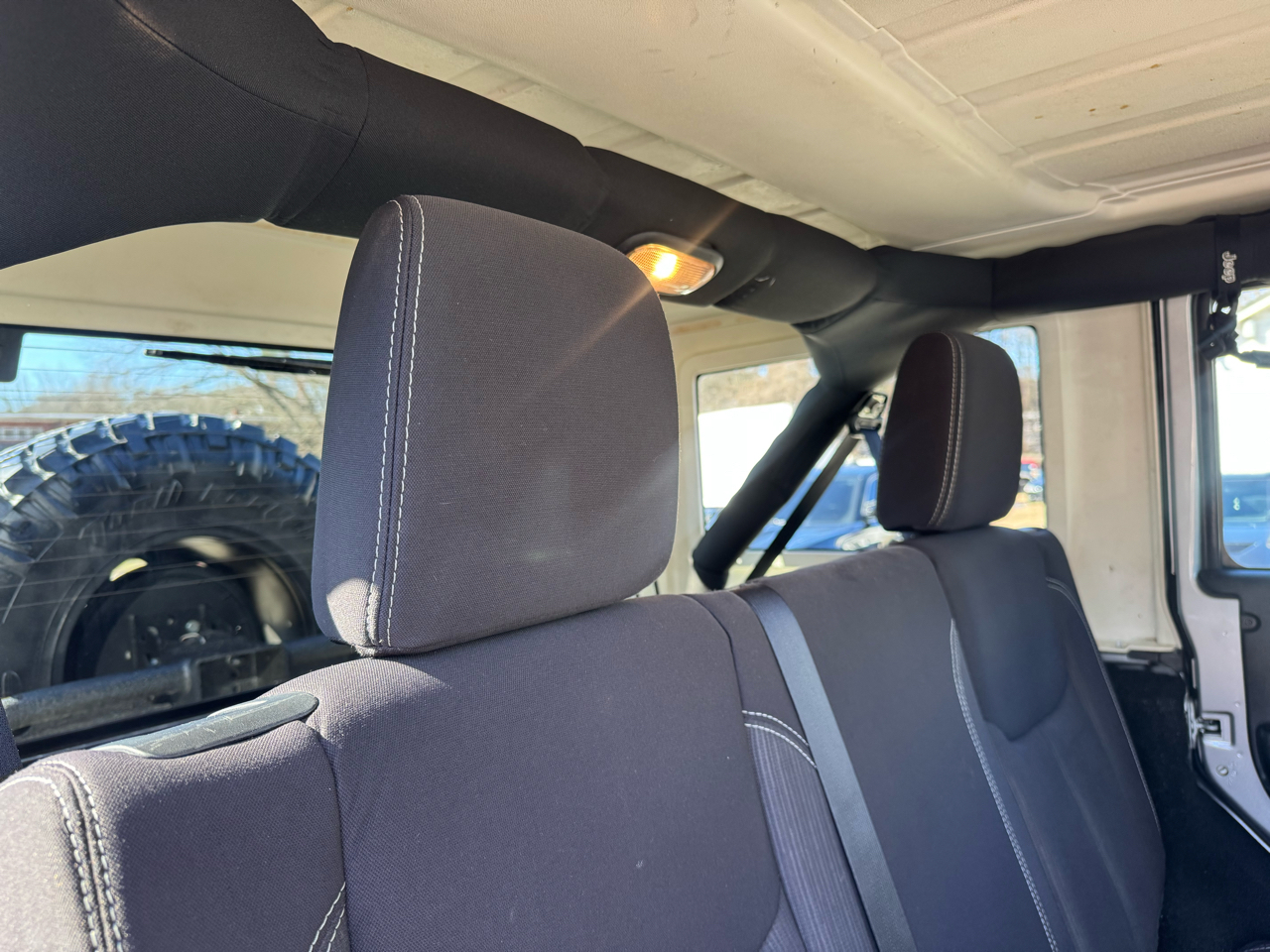 Jeep Wrangler Unlimited Sahara 4WD 2013