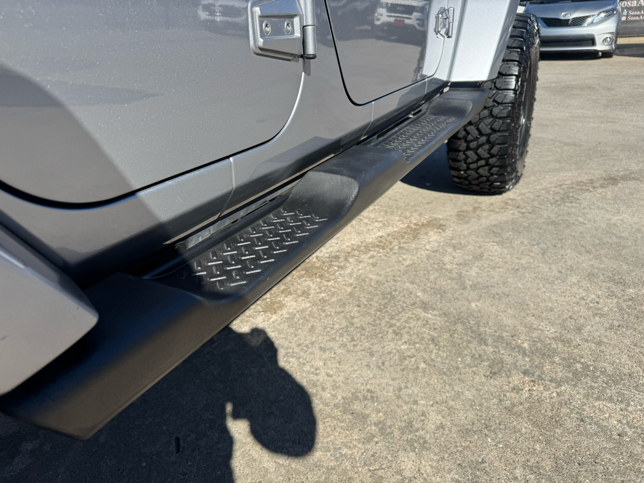 Jeep Wrangler Unlimited Sahara 4WD 2013