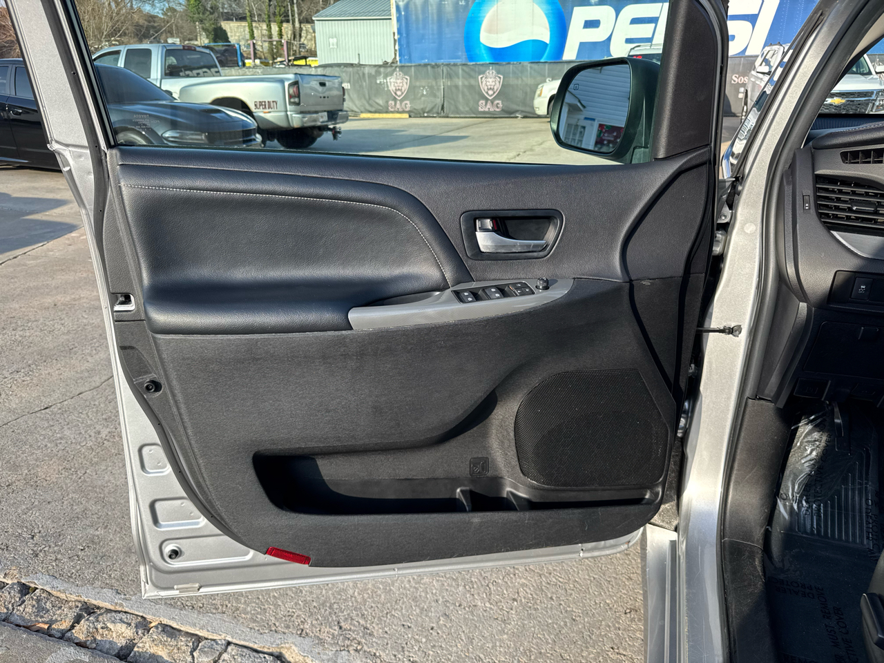 Toyota Sienna SE 8-Passenger 2017