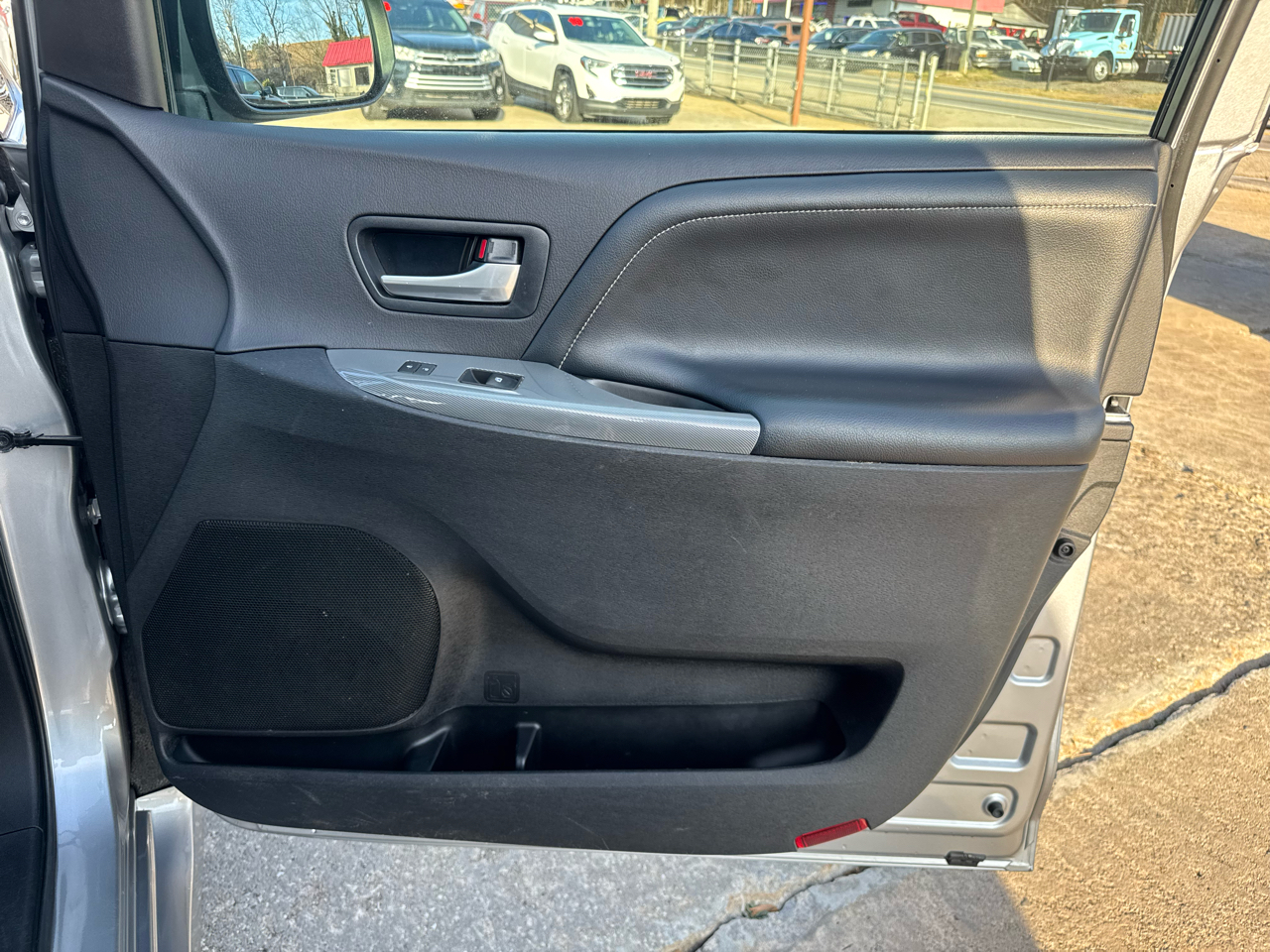 Toyota Sienna SE 8-Passenger 2017