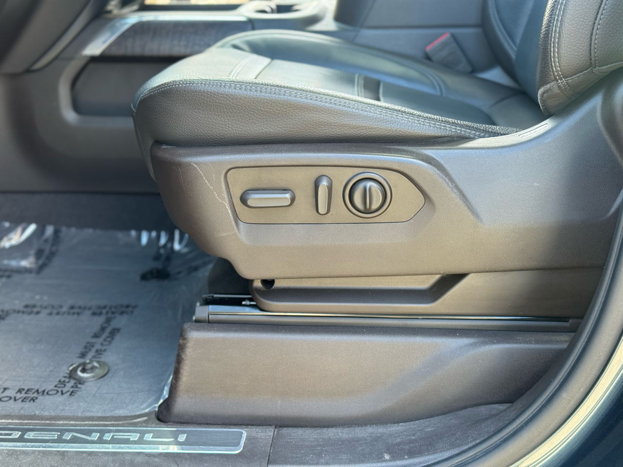 GMC Sierra 2500HD Denali Crew Cab 4WD 2020