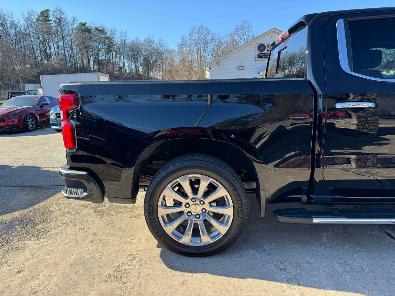 Chevrolet Silverado 1500 High Country Crew Cab Long Box 4WD 2020