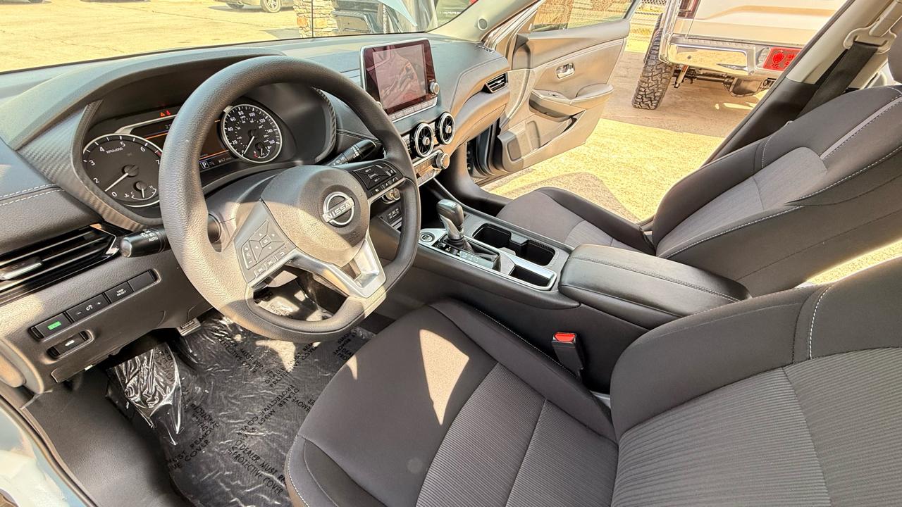 Nissan Sentra SV 2024