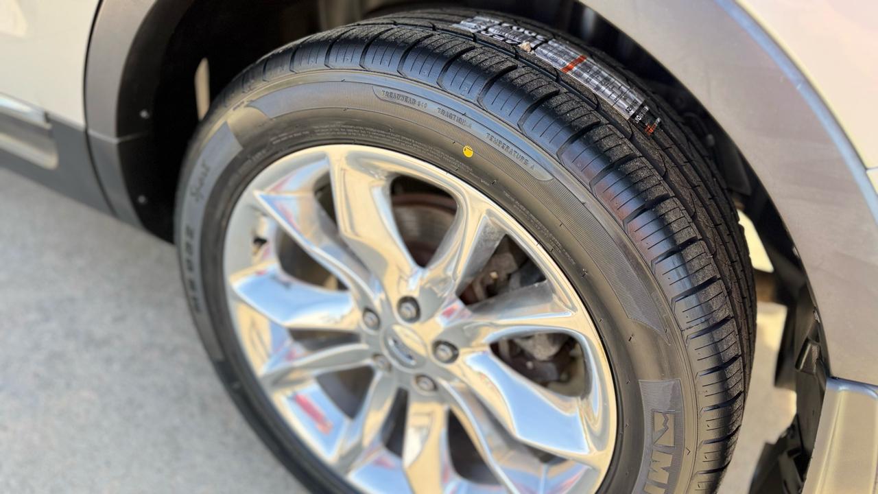 Ford Explorer Limited FWD 2011