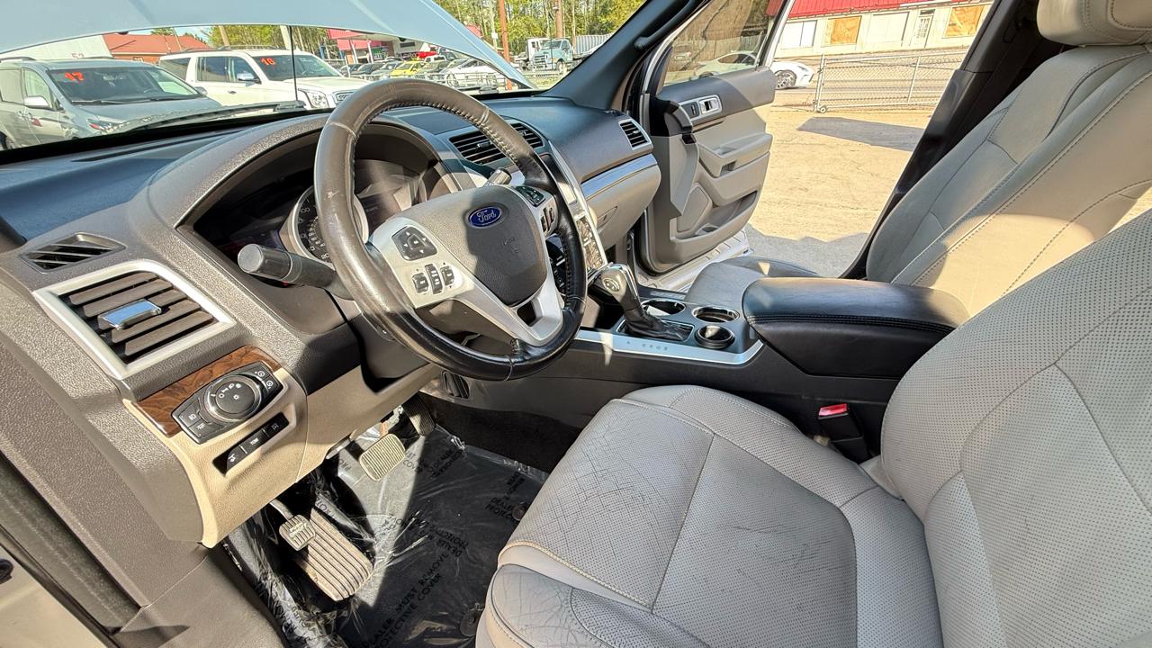 Ford Explorer Limited FWD 2011