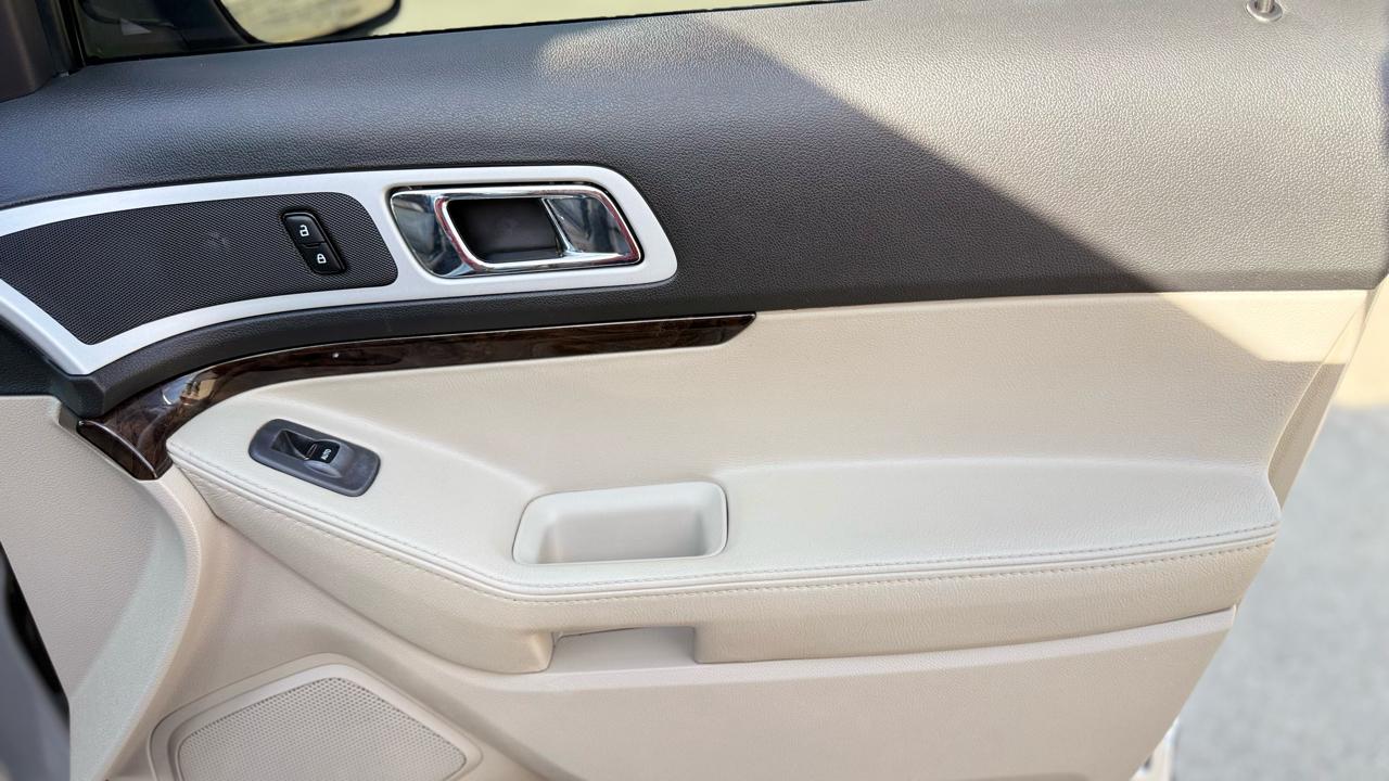 Ford Explorer Limited FWD 2011