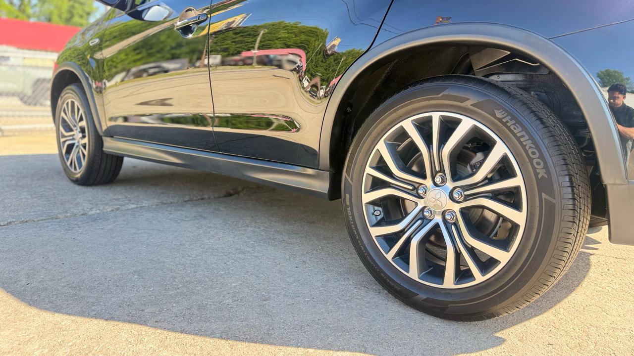 Mitsubishi Outlander Sport 2.0 ES 4WD CVT 2017