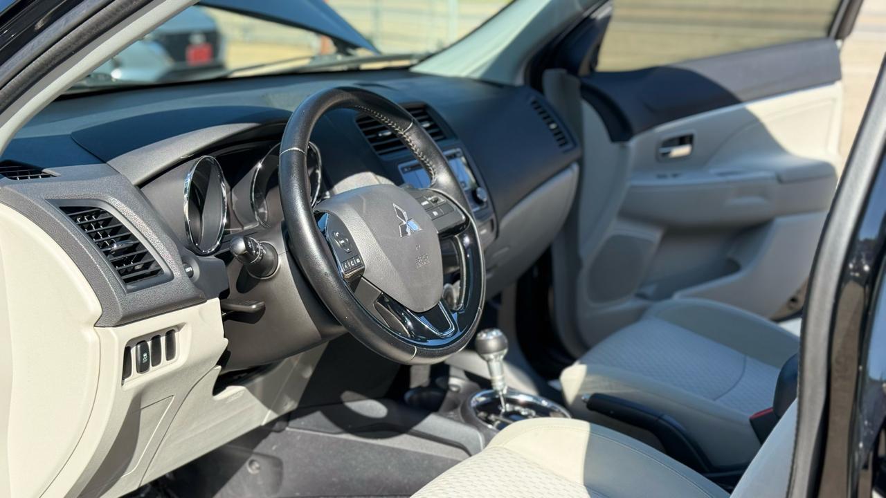 Mitsubishi Outlander Sport 2.0 ES 4WD CVT 2017