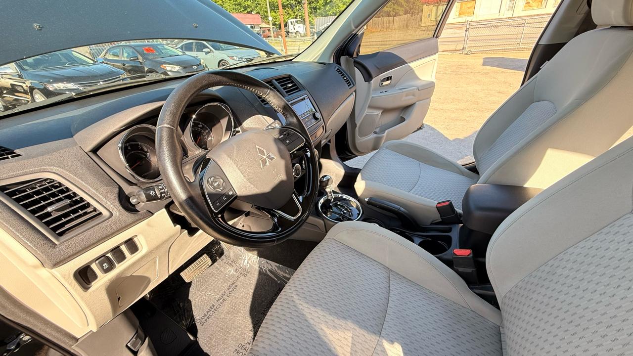 Mitsubishi Outlander Sport 2.0 ES 4WD CVT 2017