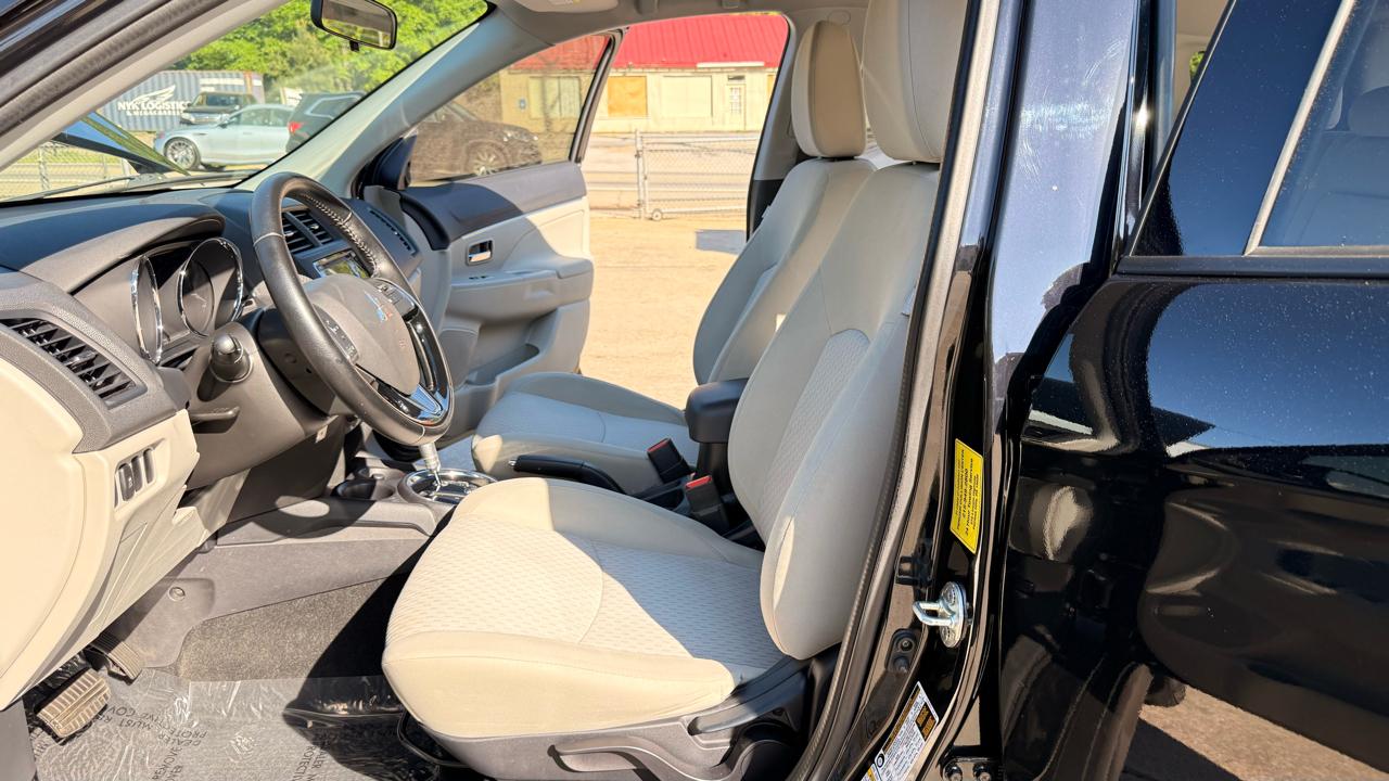 Mitsubishi Outlander Sport 2.0 ES 4WD CVT 2017