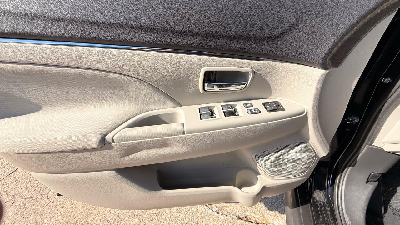 Mitsubishi Outlander Sport 2.0 ES 4WD CVT 2017