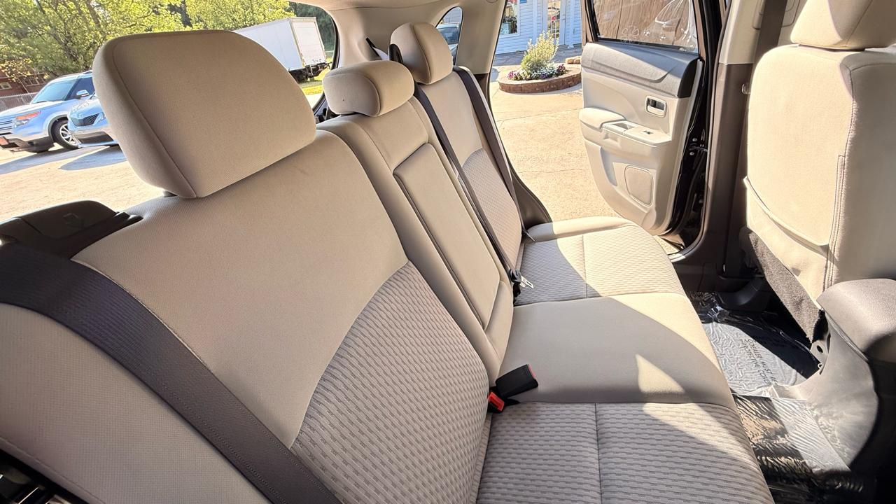 Mitsubishi Outlander Sport 2.0 ES 4WD CVT 2017