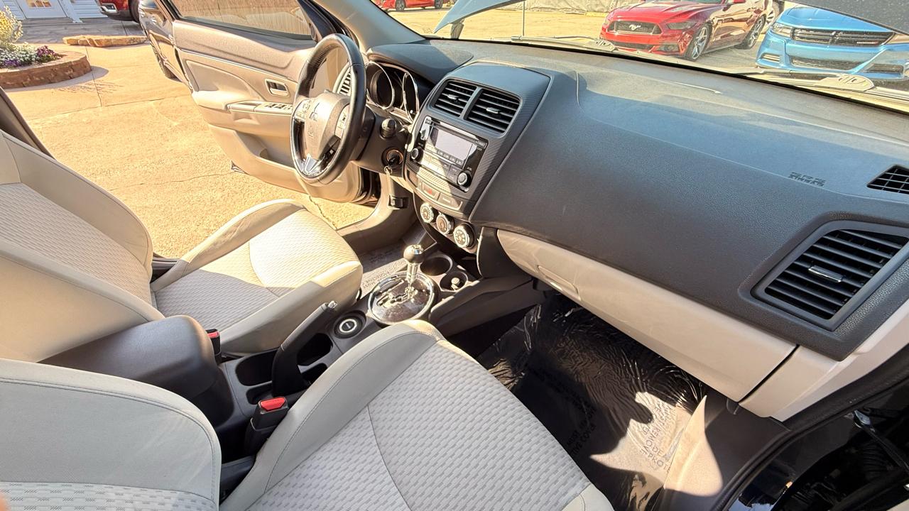 Mitsubishi Outlander Sport 2.0 ES 4WD CVT 2017