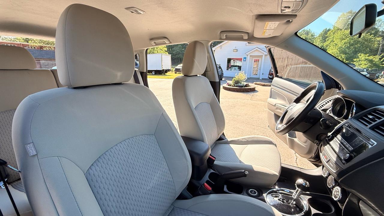 Mitsubishi Outlander Sport 2.0 ES 4WD CVT 2017