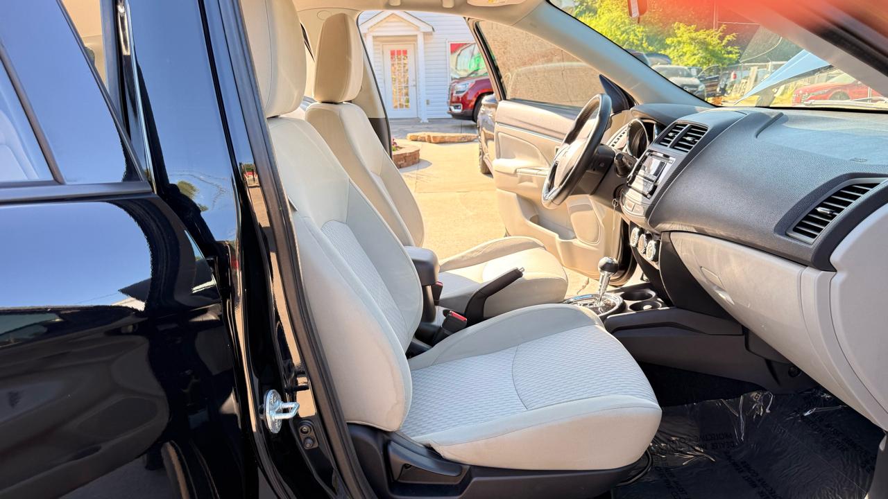 Mitsubishi Outlander Sport 2.0 ES 4WD CVT 2017