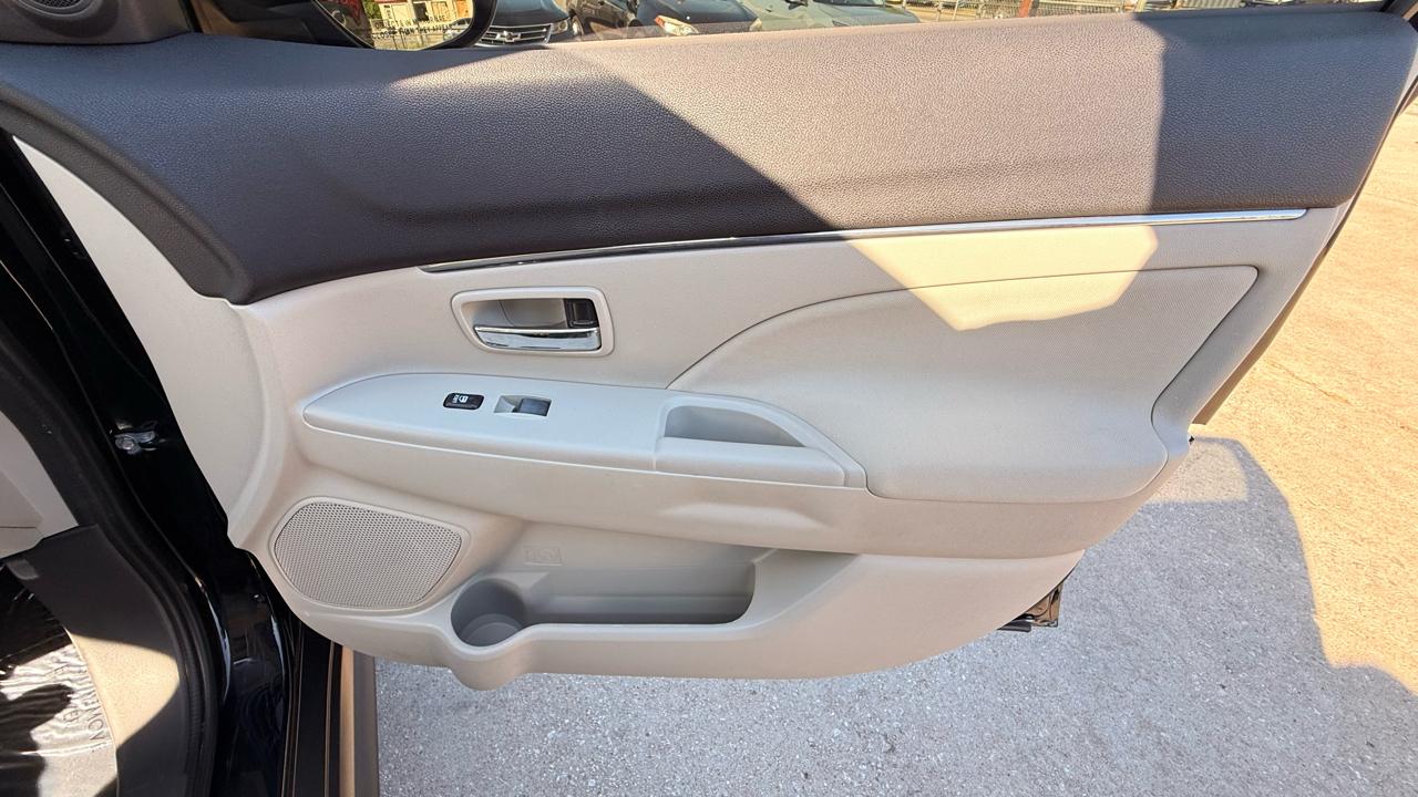 Mitsubishi Outlander Sport 2.0 ES 4WD CVT 2017