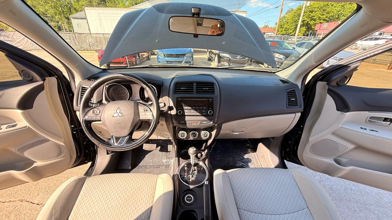 Mitsubishi Outlander Sport 2.0 ES 4WD CVT 2017