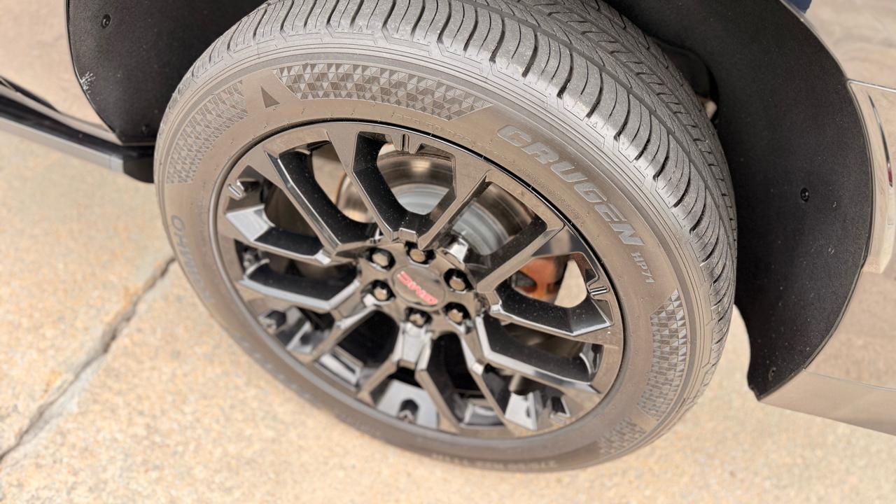 GMC Yukon XL Denali 4WD 2023