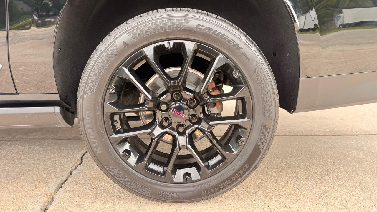 GMC Yukon XL Denali 4WD 2023