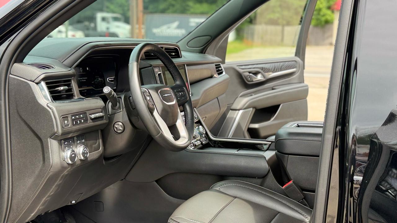 GMC Yukon XL Denali 4WD 2023