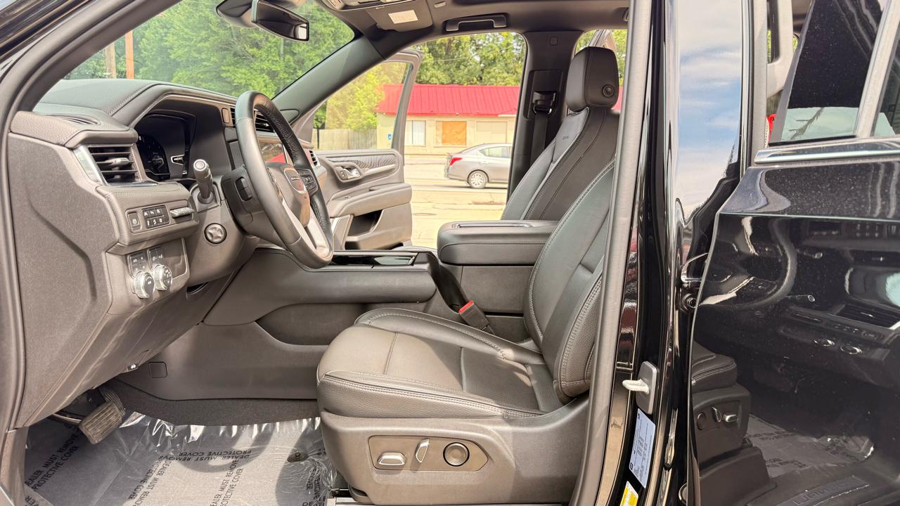GMC Yukon XL Denali 4WD 2023