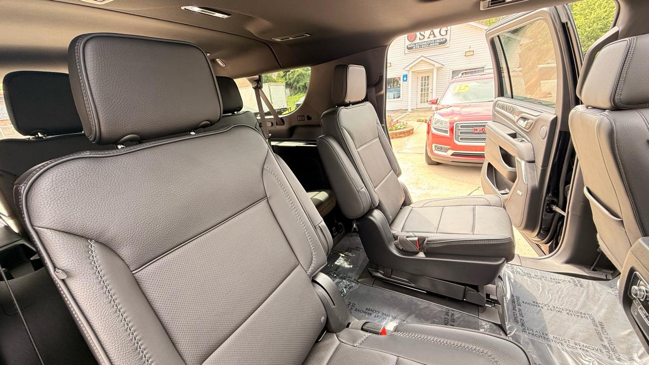 GMC Yukon XL Denali 4WD 2023
