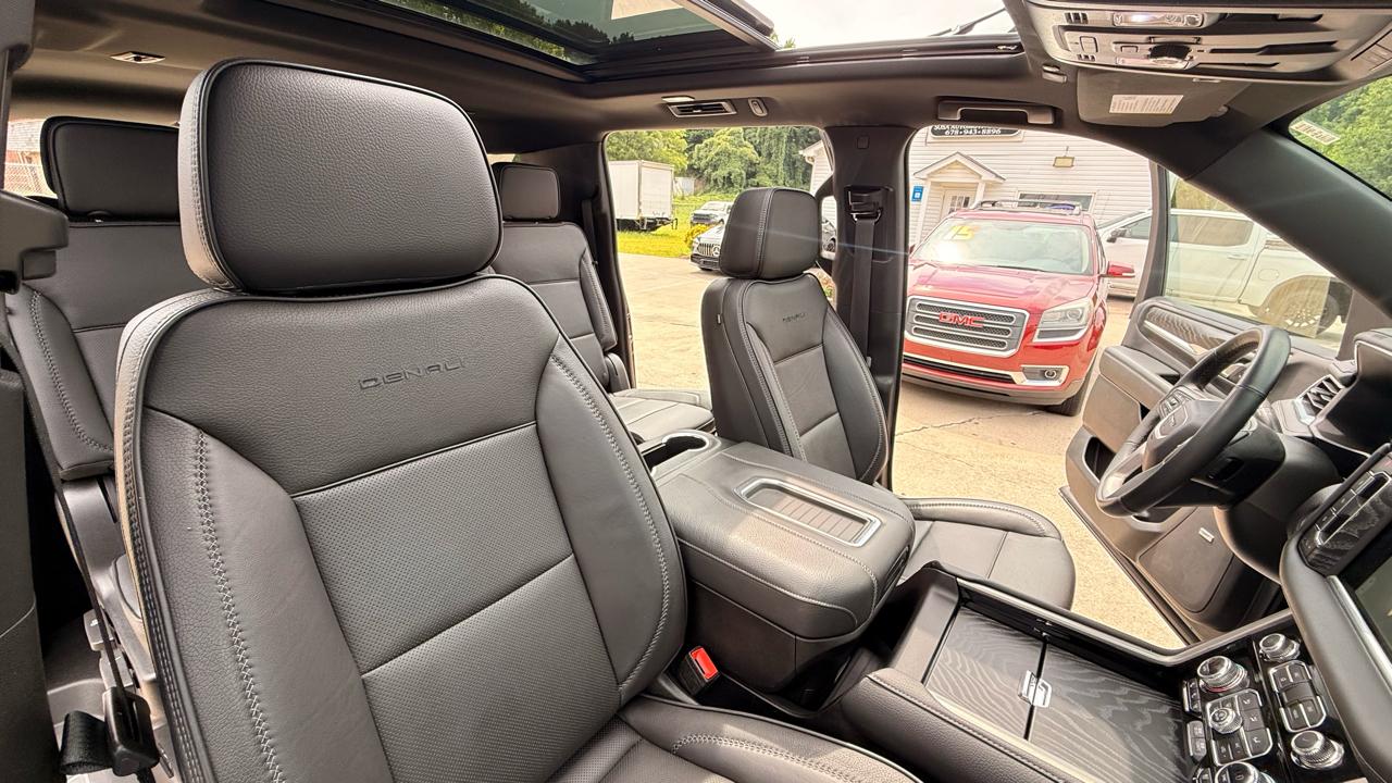GMC Yukon XL Denali 4WD 2023