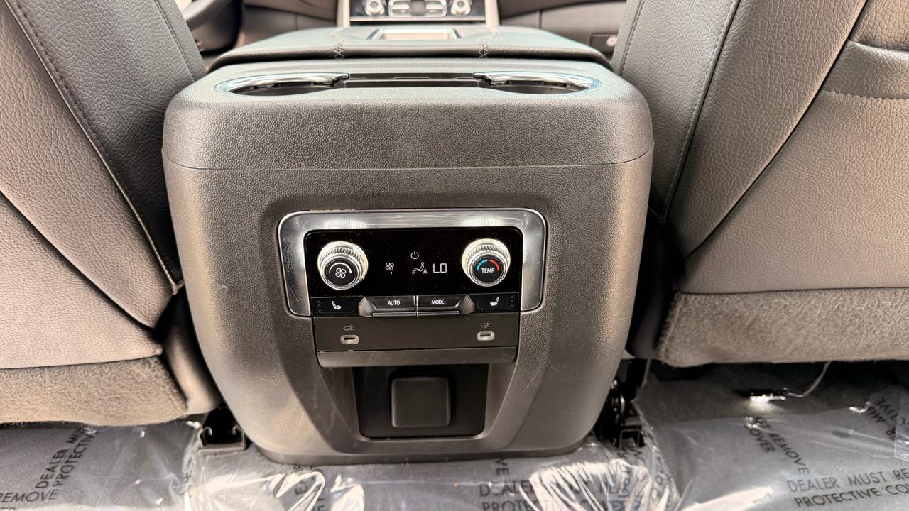 GMC Yukon XL Denali 4WD 2023