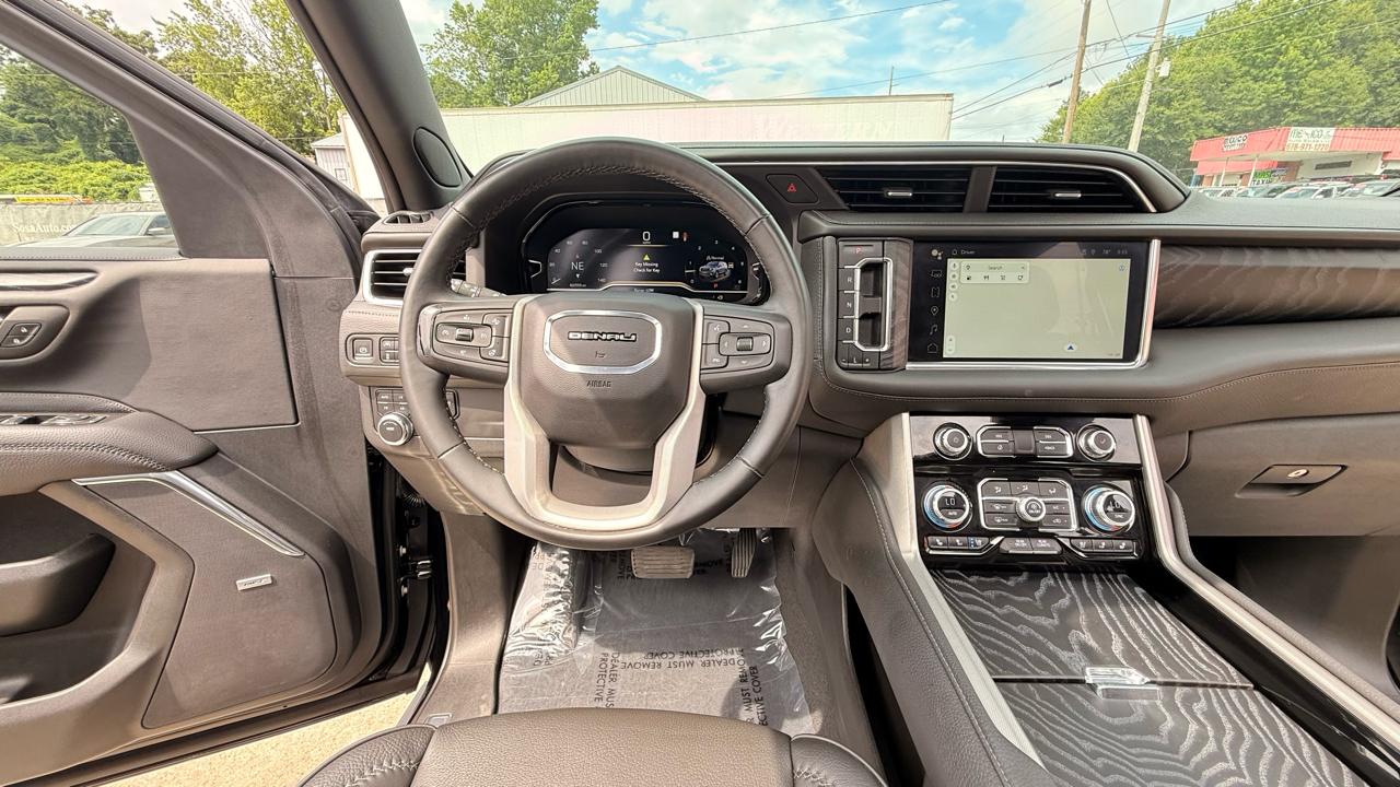GMC Yukon XL Denali 4WD 2023