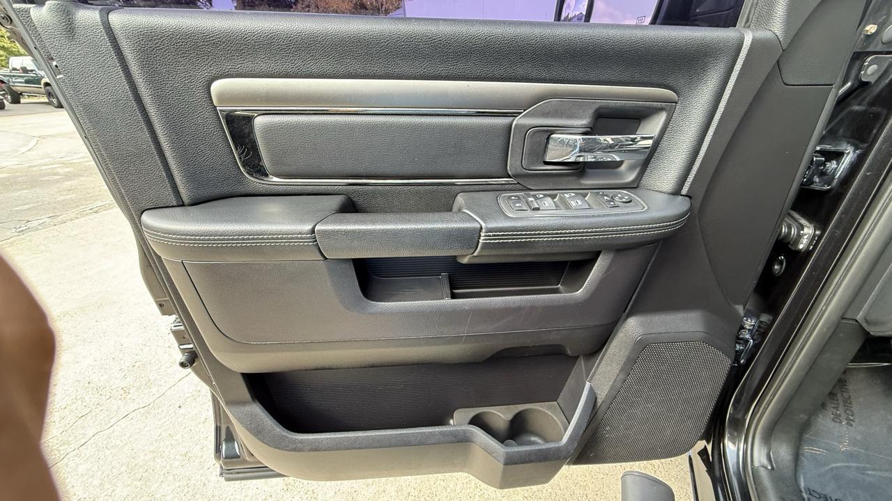 RAM 1500 Sport Crew Cab LWB 2WD 2016