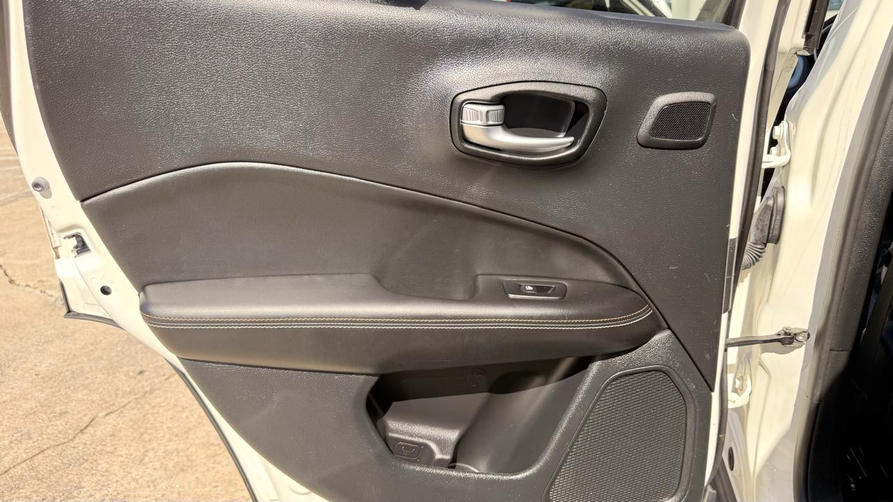 Jeep Compass Latitude FWD 2021