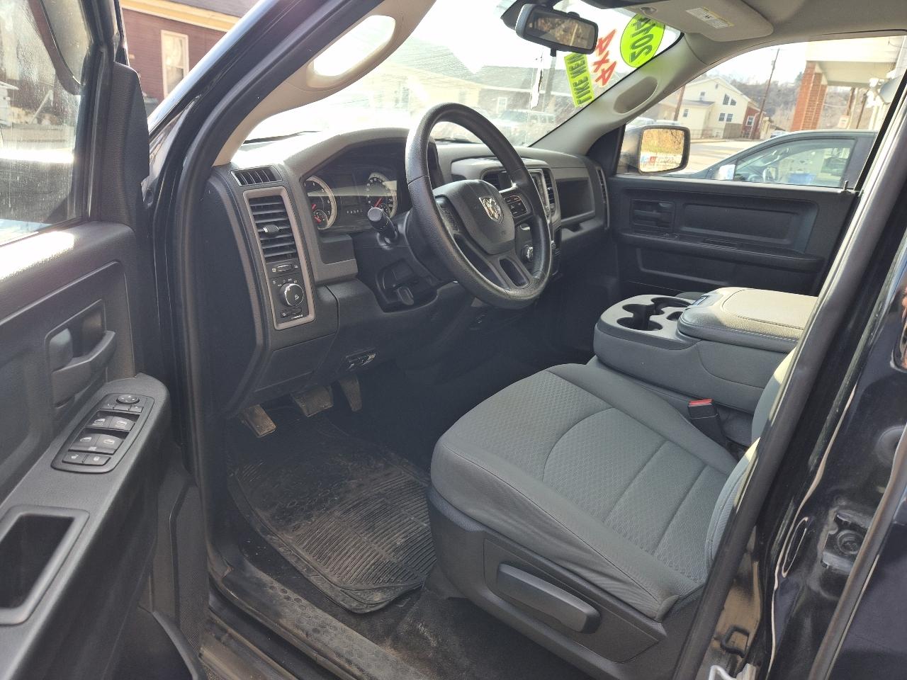 RAM 1500 Tradesman Quad Cab 4WD 2014