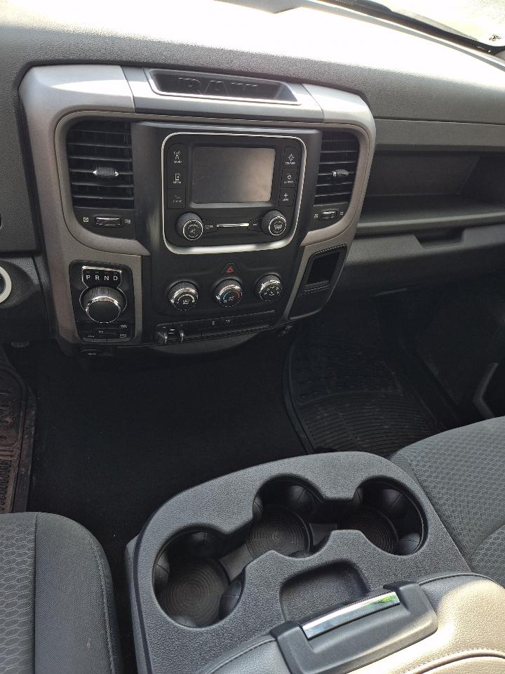 RAM 1500 Tradesman Quad Cab 4WD 2014
