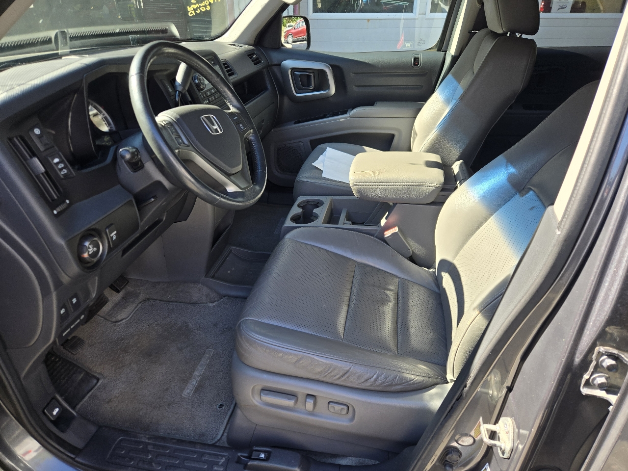 Honda Ridgeline RTL w/ Navigation 2011 Honda Ridgeline RTL w/ Navigation 2011