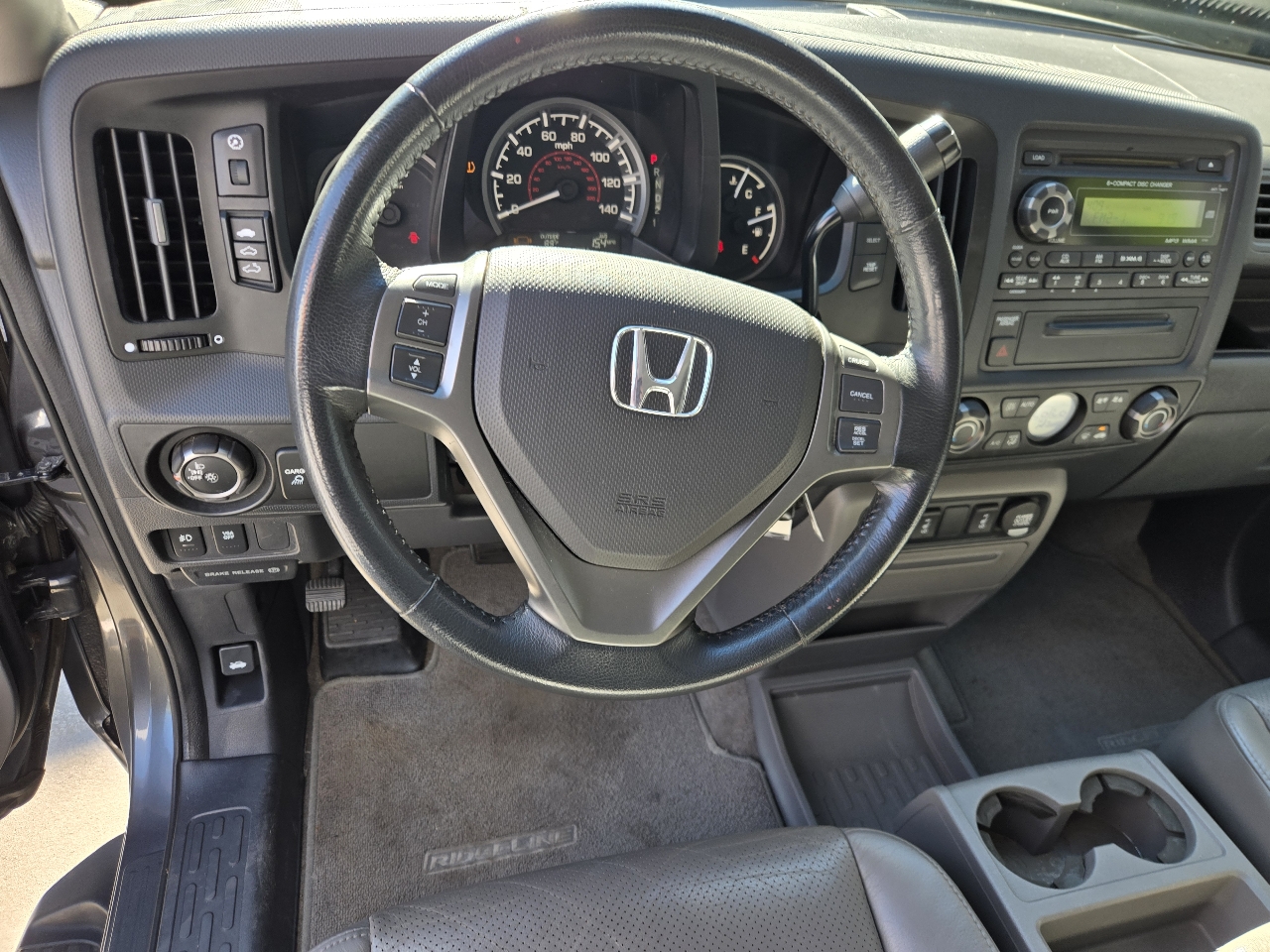 Honda Ridgeline RTL w/ Navigation 2011 Honda Ridgeline RTL w/ Navigation 2011